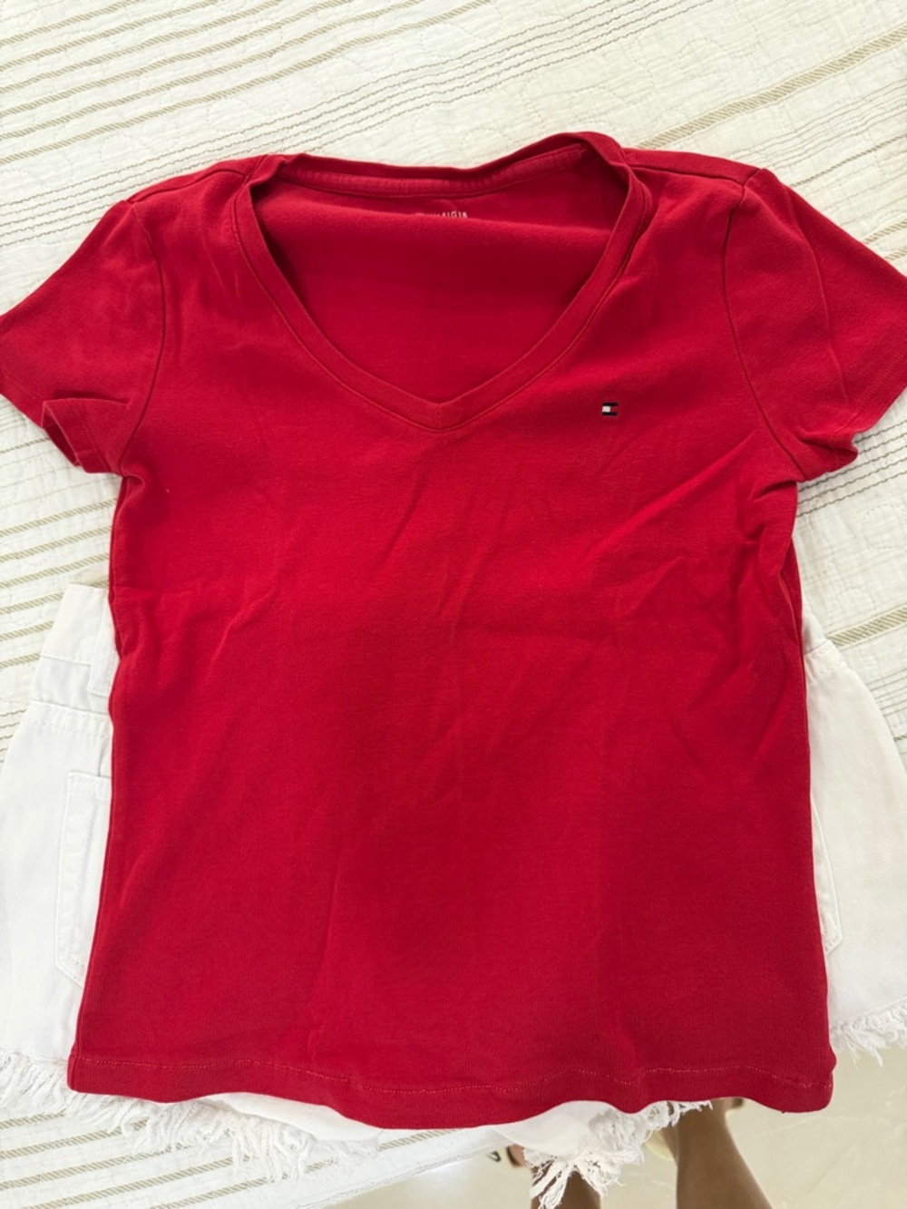 Tommy Hilfiger Red V-Neck and white short - Picture 4 of 5